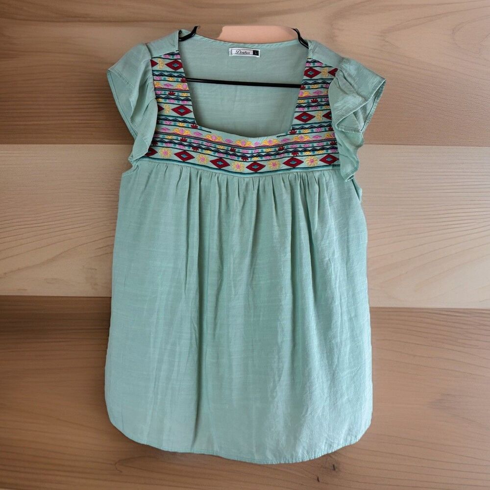 Dorose Women’s Light Green Embroidered Flutter Sleeve Top Size Large